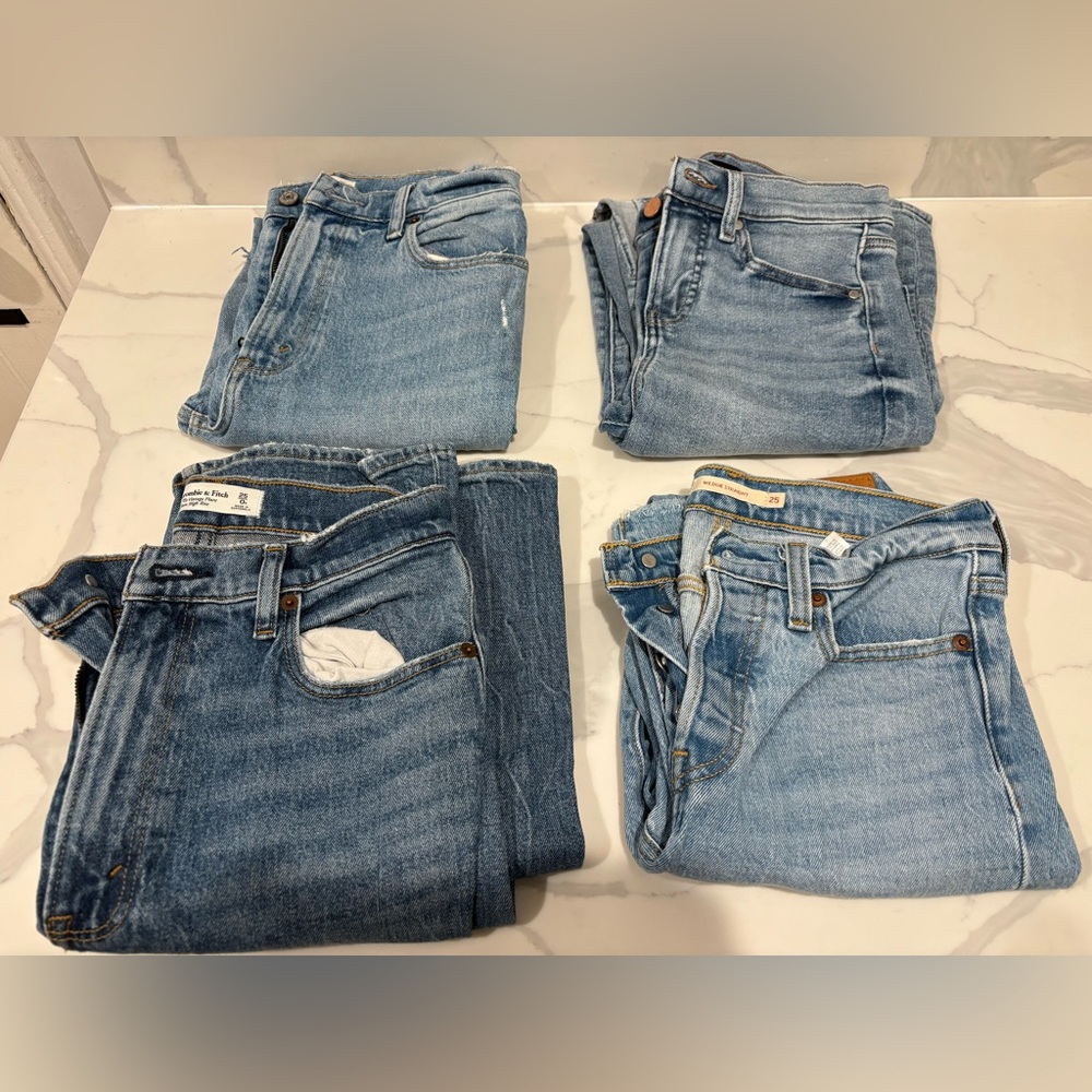 Women’s Denim Bundle Size 25 / 0R – Abercrombie, Levi’s, Express. 4 Pairs total